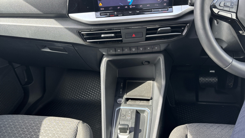 Ford Transit Connect 250 L2 Petrol 1.5 EcoBoost PHEV 150 Limited Van Auto